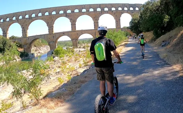 balade trottinette électrique dans le Gard 30